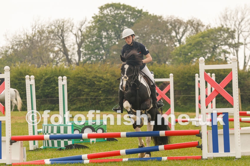 _Q0A5740